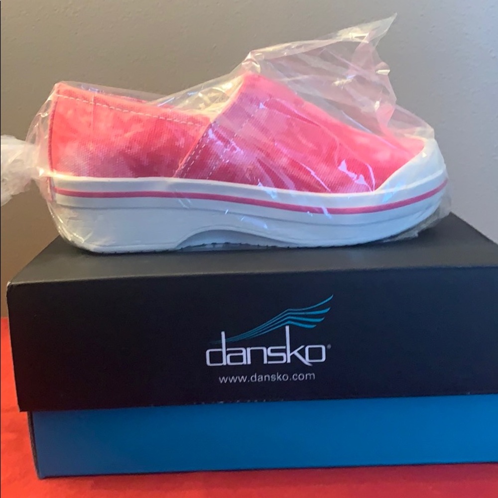Dansko Girls Shoes